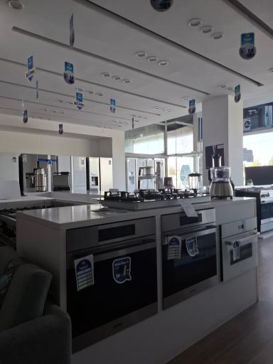 عکس فروشگاه اسنوا شعبه کیان