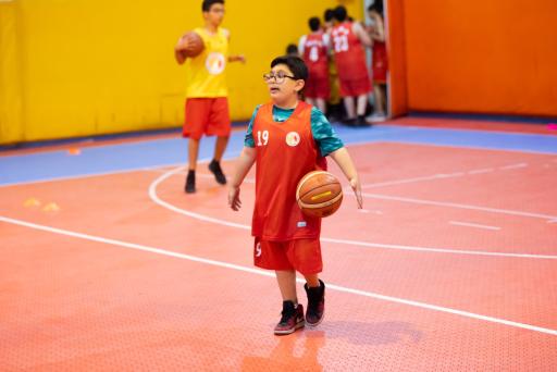 عکس سالن ورزشی نسیم