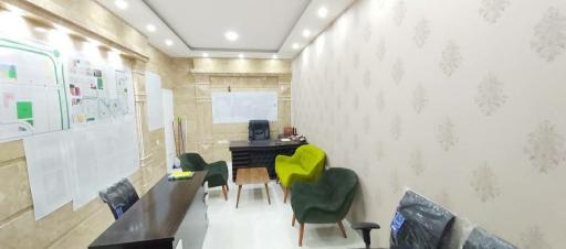 عکس مشاور املاک گیتا ملک