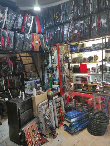 عکس تزیینات اتومبیل اسپرت جوان