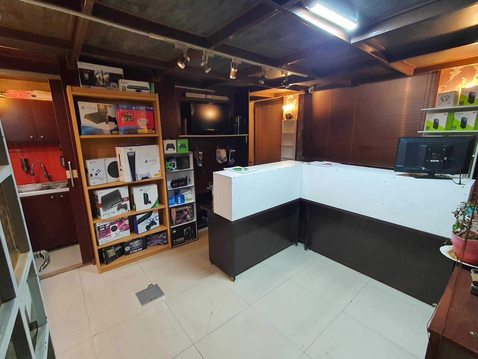 عکس مرکز خدمات و تعمیرات کنسول های بازی