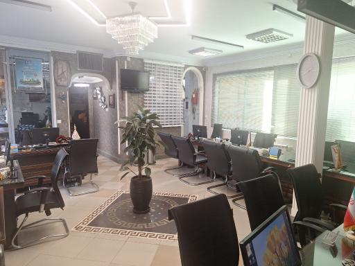 عکس مشاورین املاک پایتخت