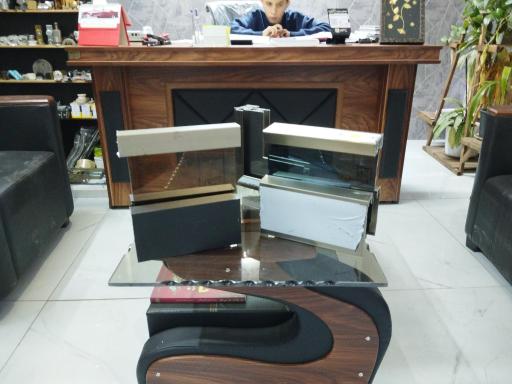 عکس فروشگاه شیشه های ساختمانی اصفهان