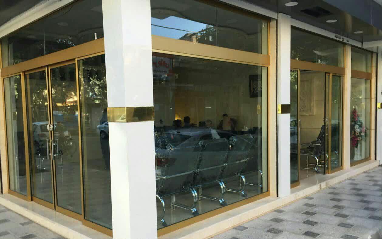عکس فروشگاه شیشه های ساختمانی اصفهان
