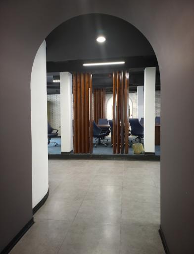 عکس فضای کار اشتراکی پارادایس هاب (مرکز نوآوری نوفل لوشاتو)