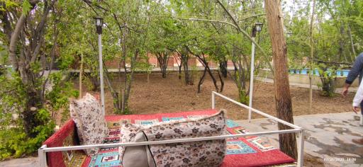 عکس باغ رستوران زمرد