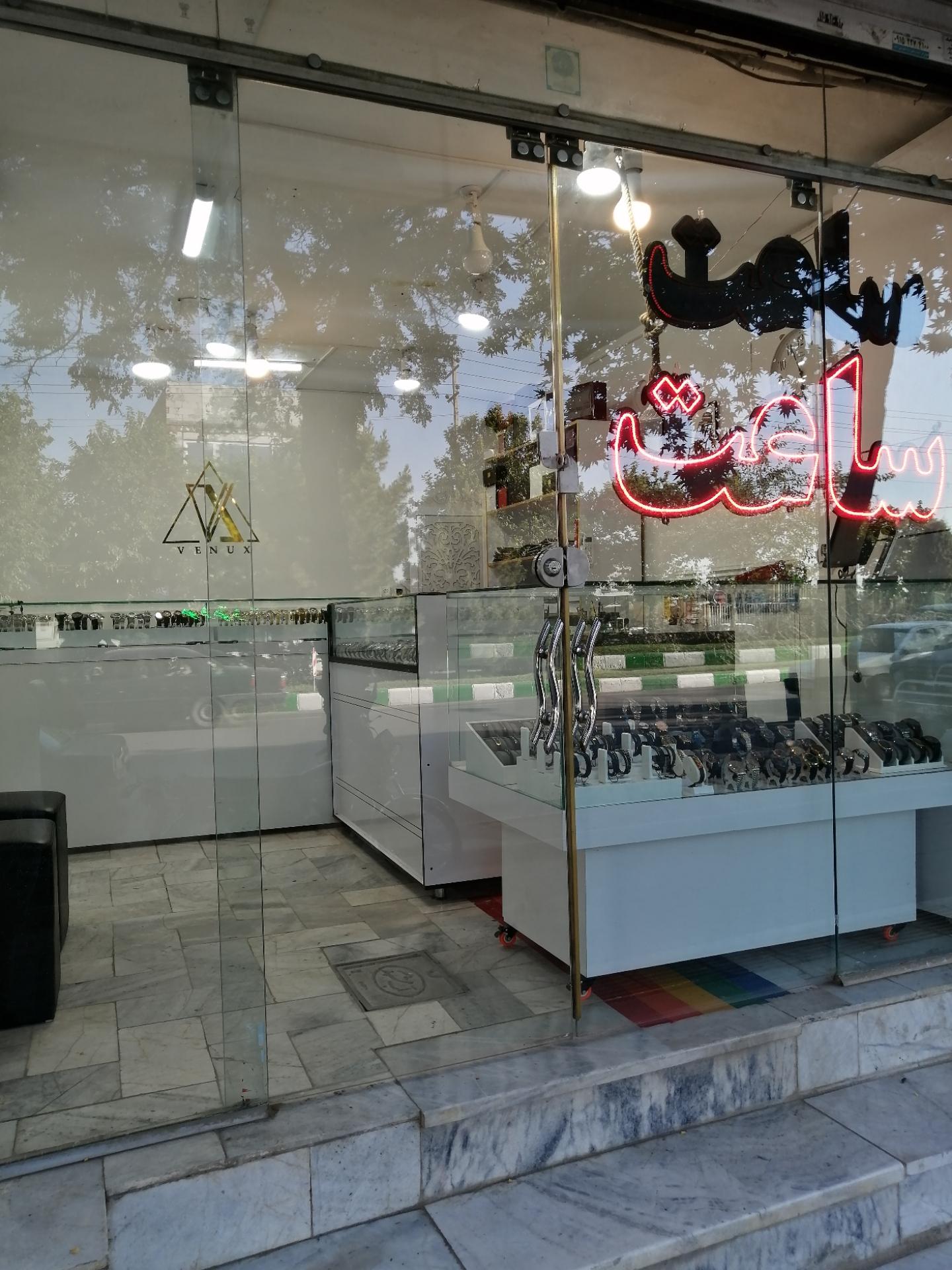 عکس گالری ساعت ونوکس 