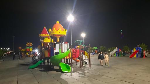 عکس زمین بازی کودکان کوه پارک