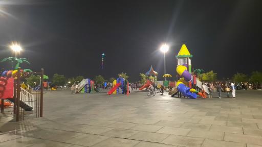 عکس زمین بازی کودکان کوه پارک