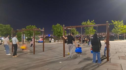 عکس زمین بازی کودکان کوه پارک