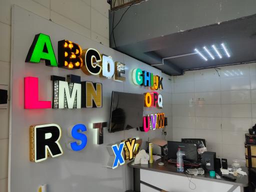 عکس آقای تابلوساز