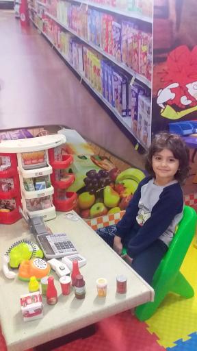 عکس خانه بازی و خلاقیت کودک برتر