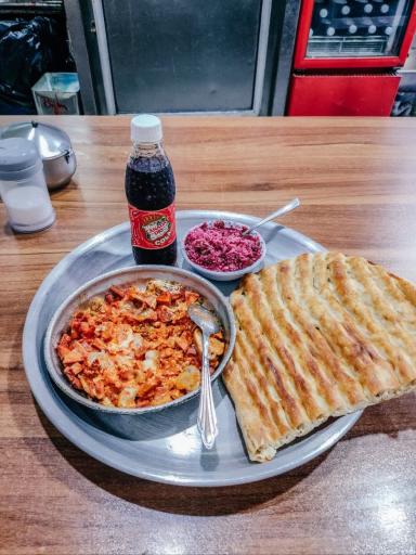 عکس املت و دیزی عمو حسن