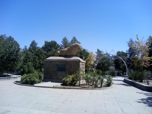 عکس پارکینگ میدان شیر سنگی