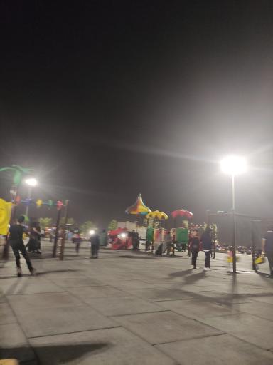 عکس زمین بازی کودکان کوه پارک