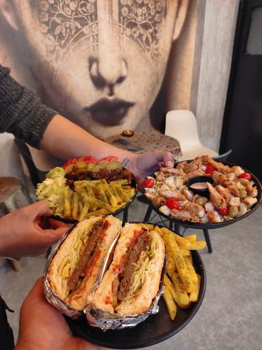 کافه قلیان سرا  شب نشین 