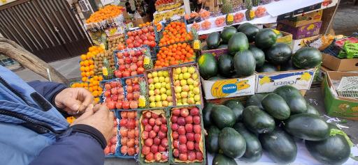عکس میوه فروشی بهنام