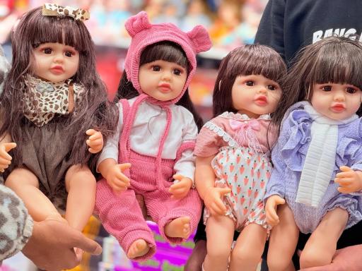 عکس پخش اسباب بازی میلاد