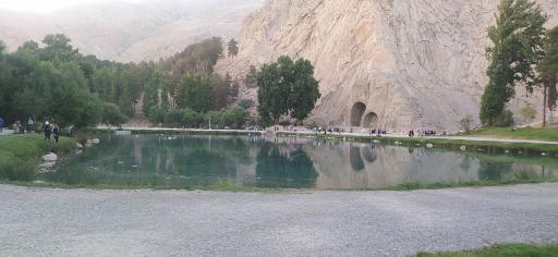 عکس کتیبه‌های سنگی طاق بستان