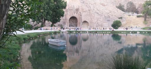 عکس کتیبه‌های سنگی طاق بستان