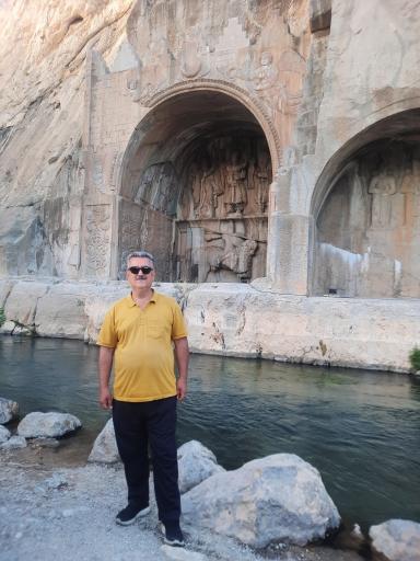 عکس کتیبه‌های سنگی طاق بستان