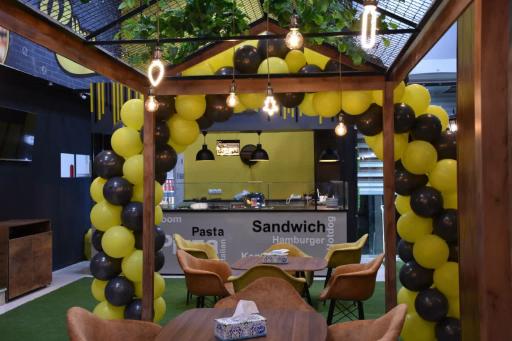 عکس کافه فست فود رویال