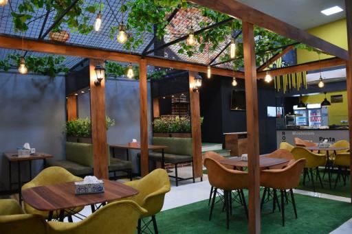 عکس کافه فست فود رویال