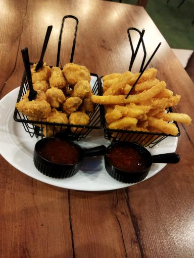 عکس کافه فست فود رویال