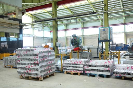 عکس کارخانه درب آسانسور یاران اتوماتیک