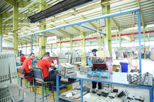 عکس کارخانه درب آسانسور یاران اتوماتیک