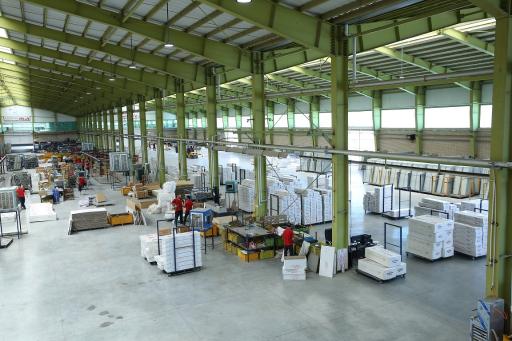 عکس کارخانه درب آسانسور یاران اتوماتیک