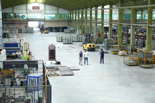 عکس کارخانه درب آسانسور یاران اتوماتیک