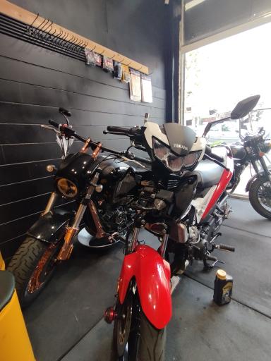 عکس تعمیرگاه موتور آنلاین