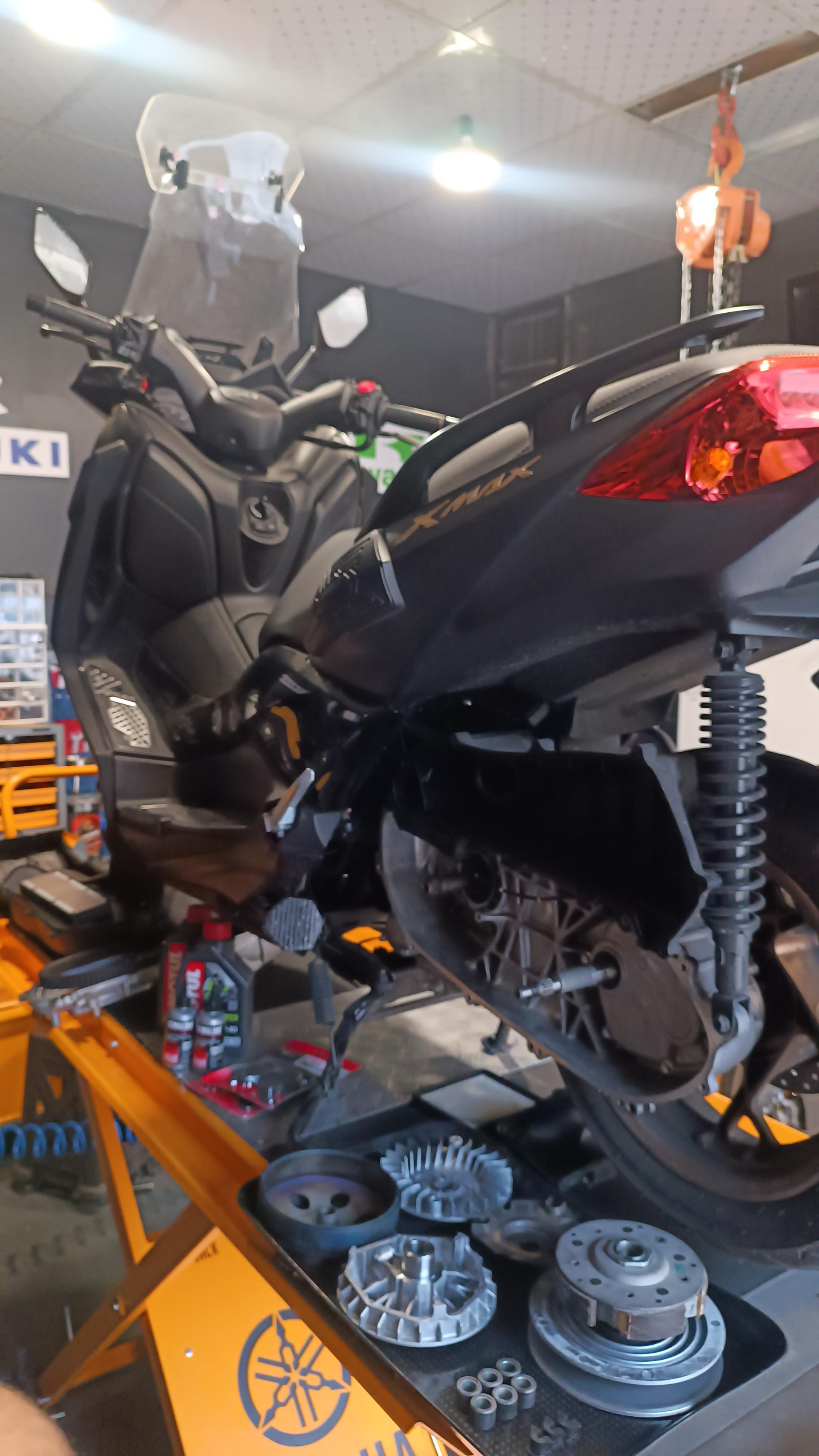 عکس تعمیرگاه موتور آنلاین