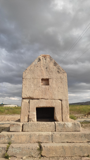 عکس آرامگاه گور دختر