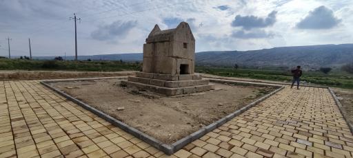 عکس آرامگاه گور دختر