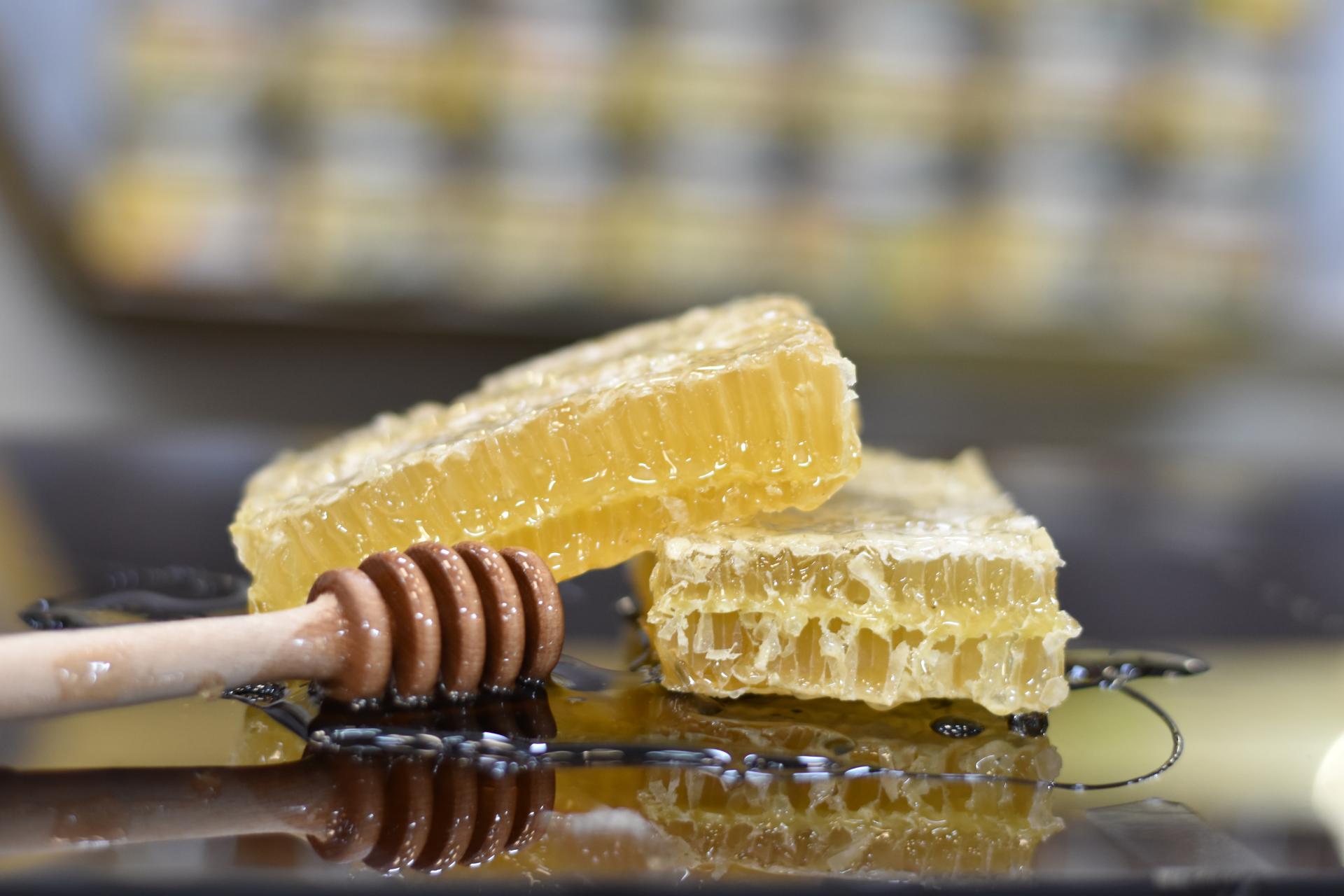 عکس فروشگاه عسل مطهر