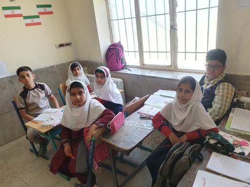 عکس دبستان شهید مدنی