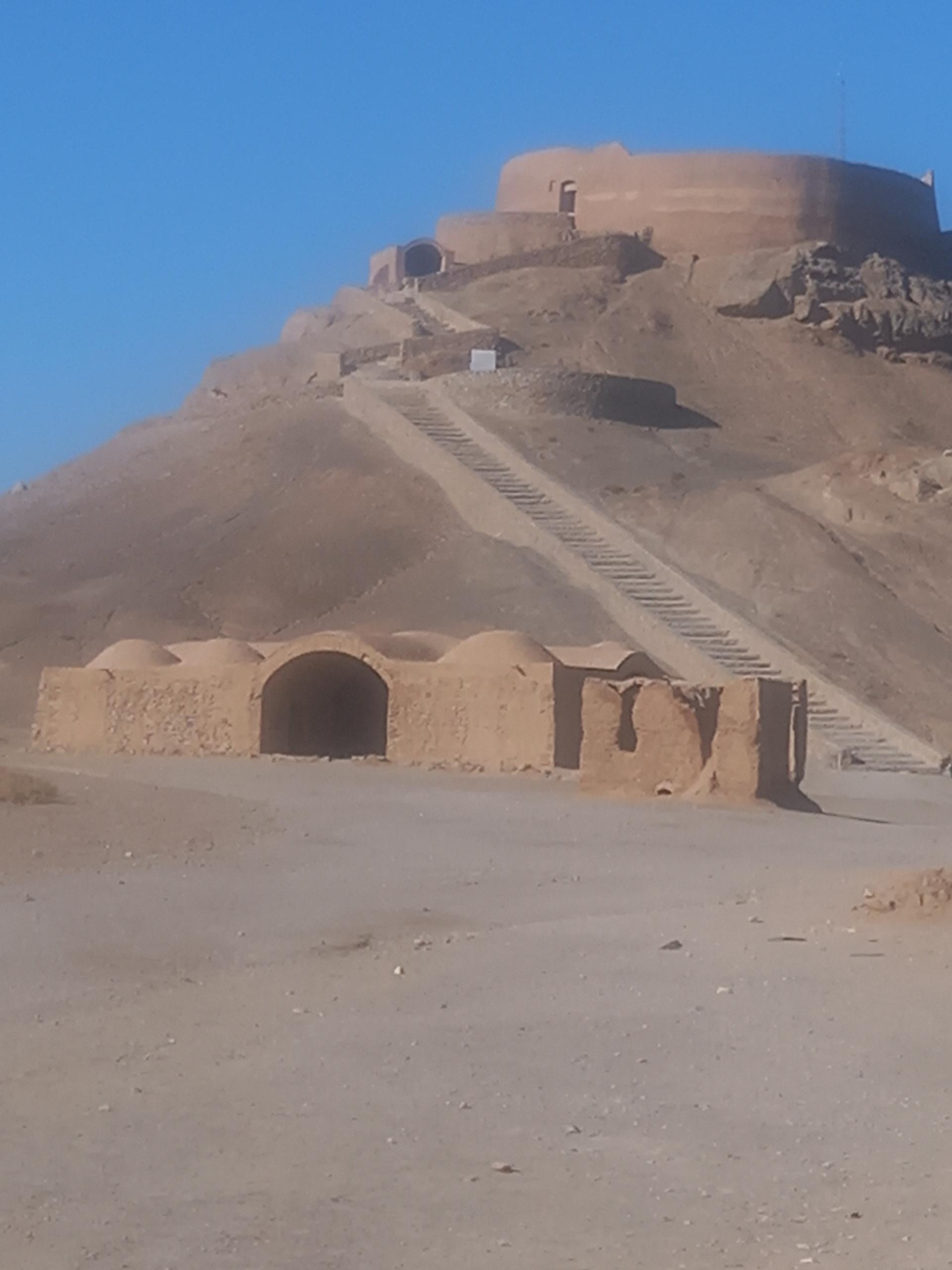 عکس آرامستان زرتشتیان