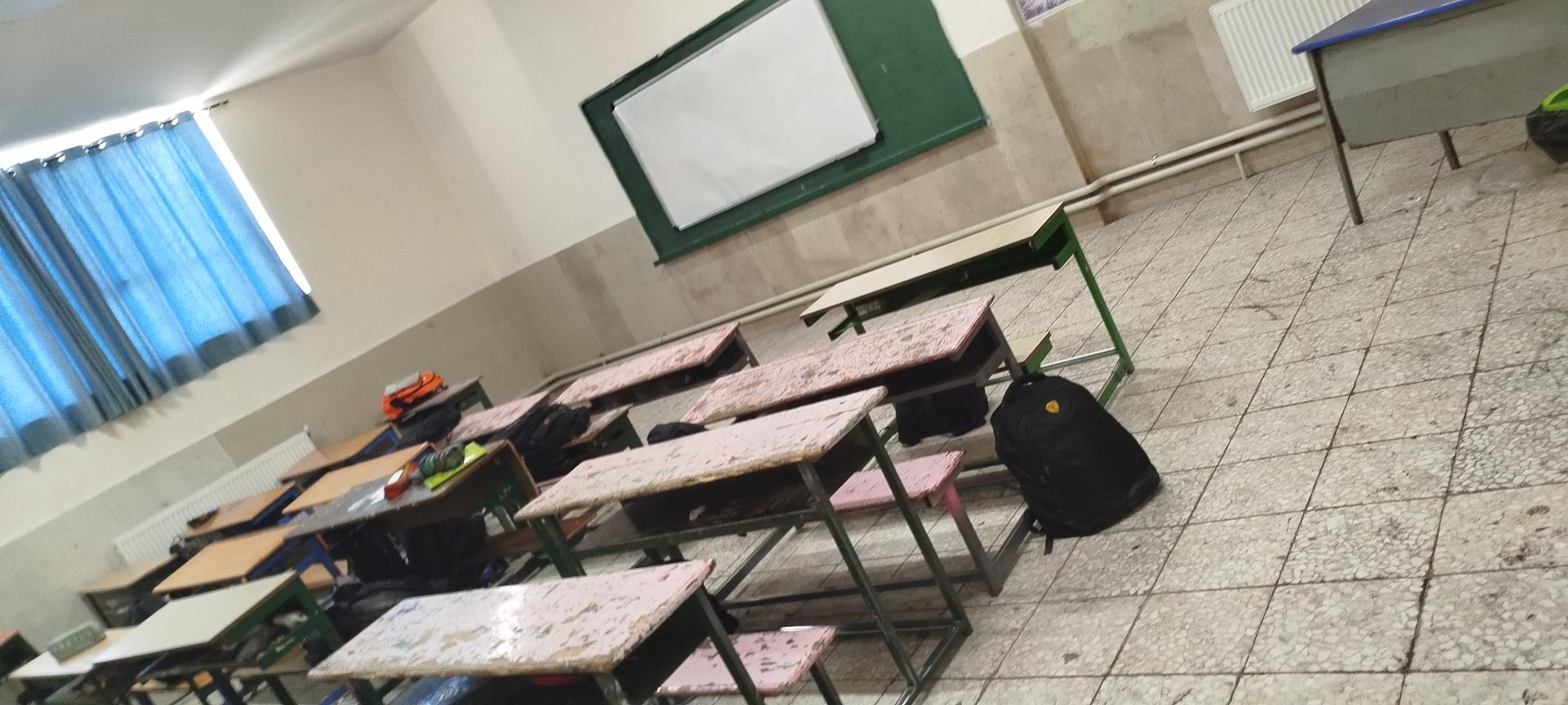 عکس دبیرستان پسرانه نوبت اول زنده رود