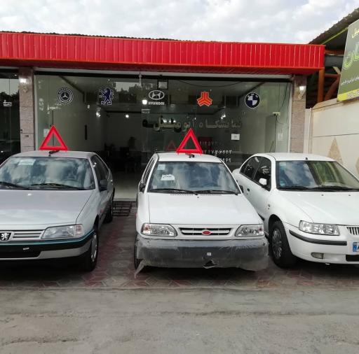 عکس نمایشگاه اتومبیل نوری