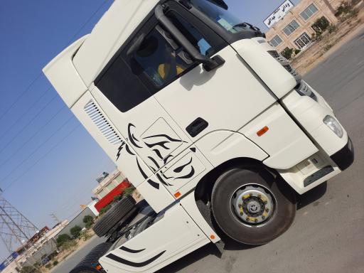 عکس بازرگانی جان بزرگی