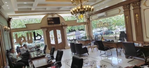 عکس مشاورین املاک تمدن