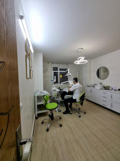 عکس مرکز دندانپزشکی دکتر رشادتی