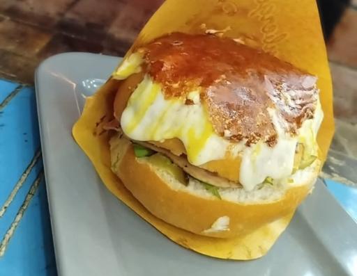 رستوران شاورما لبنانی