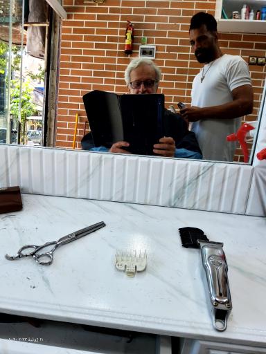 عکس پیرایش وحید