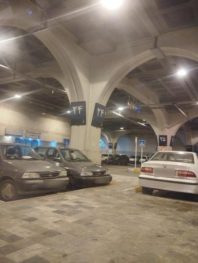 عکس پارکینگ شماره سه حرم مطهر