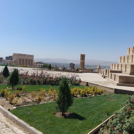 عکس چغا زنبیل مینی ورلد ملایر