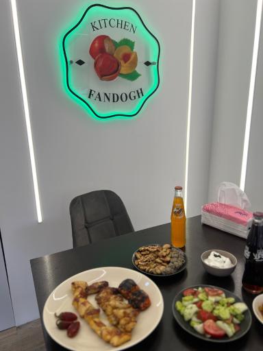 عکس آشپزخانه فندق