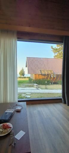 عکس هتل ساحلی میزبان 